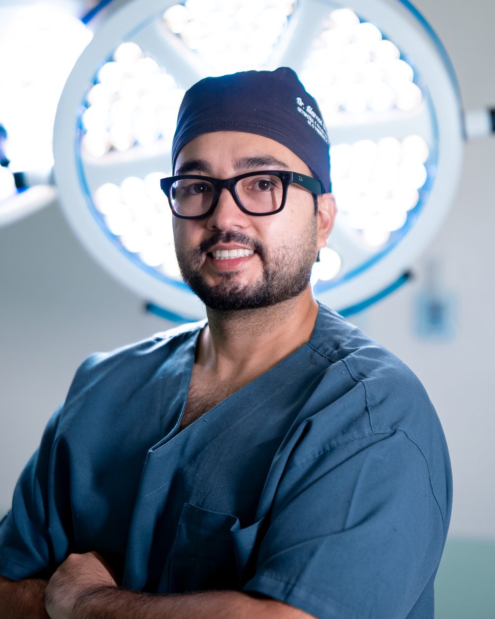 Dr. Marcos Shimiti no centro cirúrgico